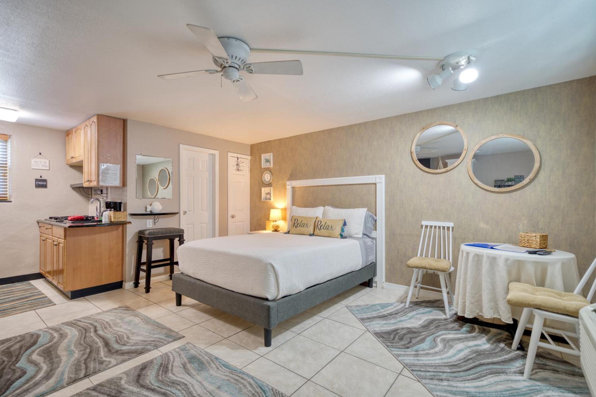 Camelot Beach Suites Clearwater Beach Eksteriør billede